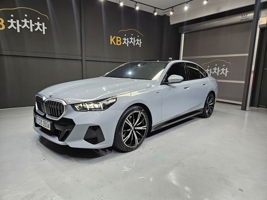 BMW 5-Series 2025