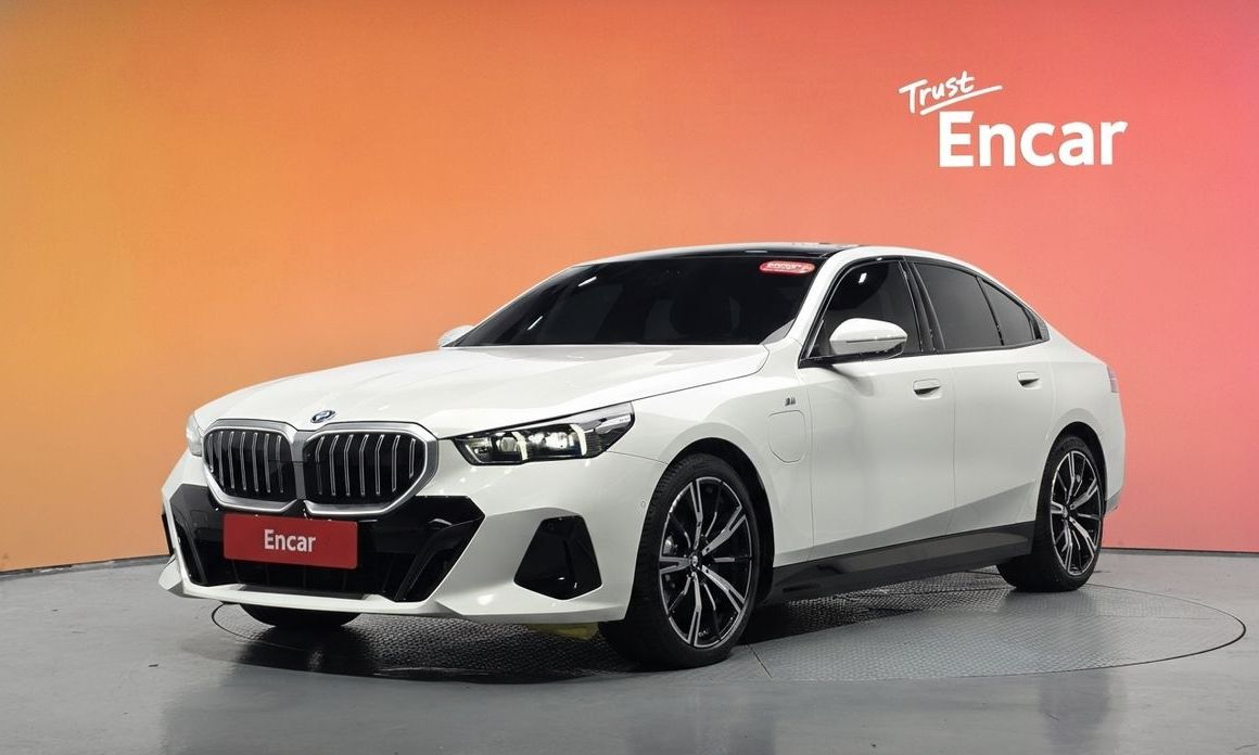 BMW 5-Series 2025