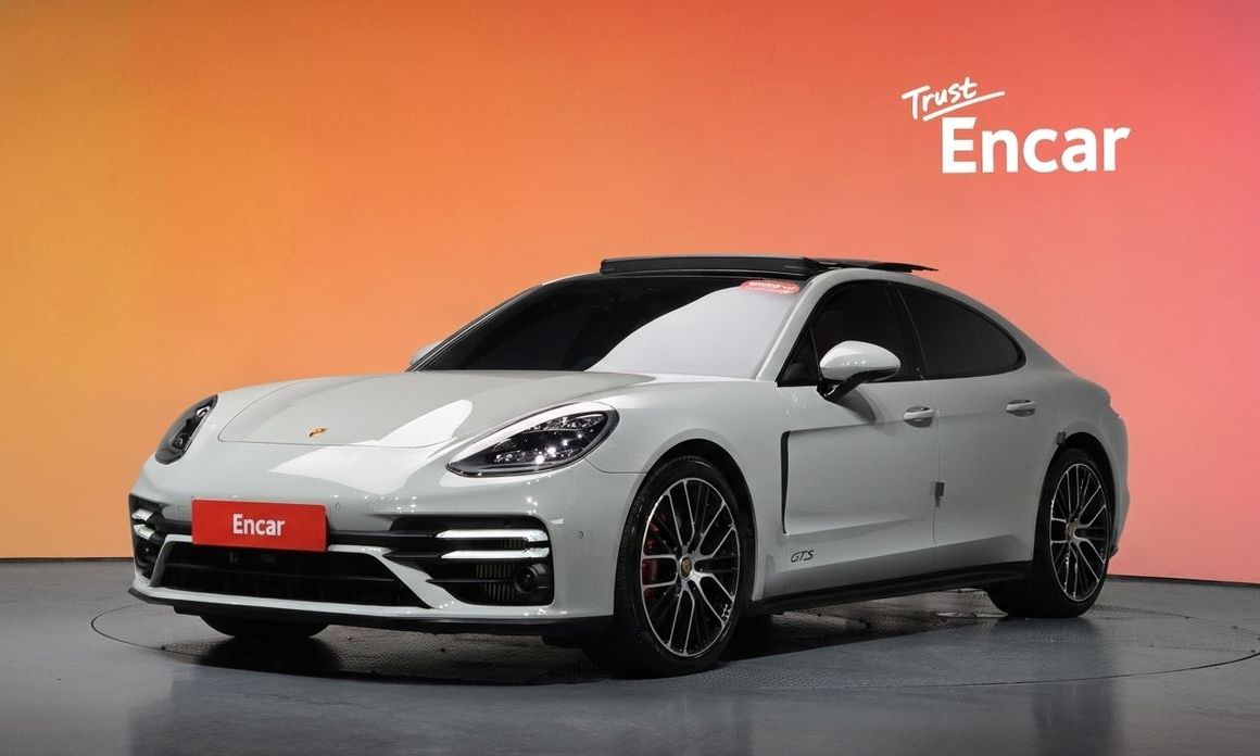 Porsche Panamera 2022