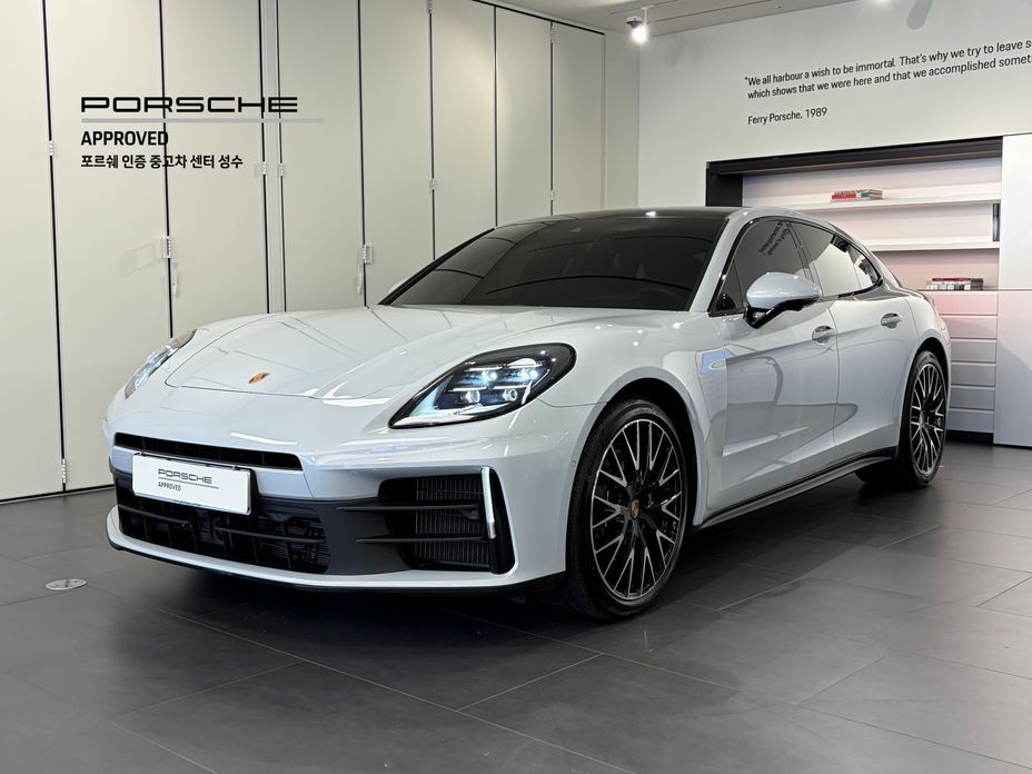 Porsche Panamera 2025
