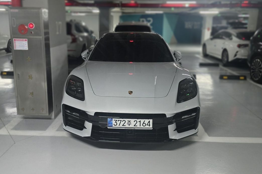 Porsche Panamera 2025