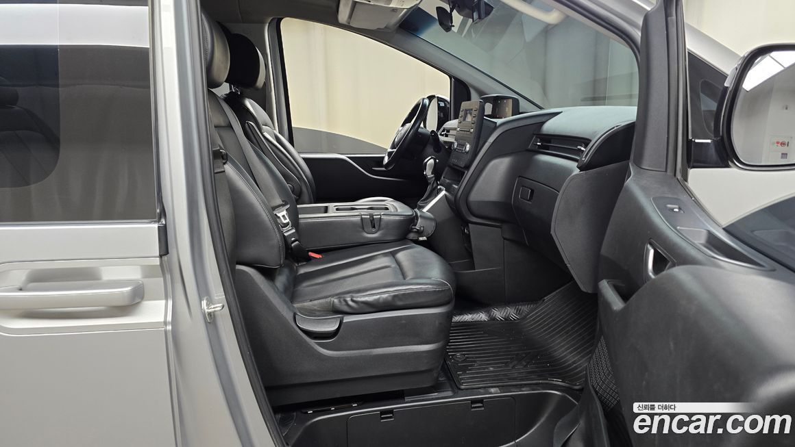 Hyundai Staria 2023