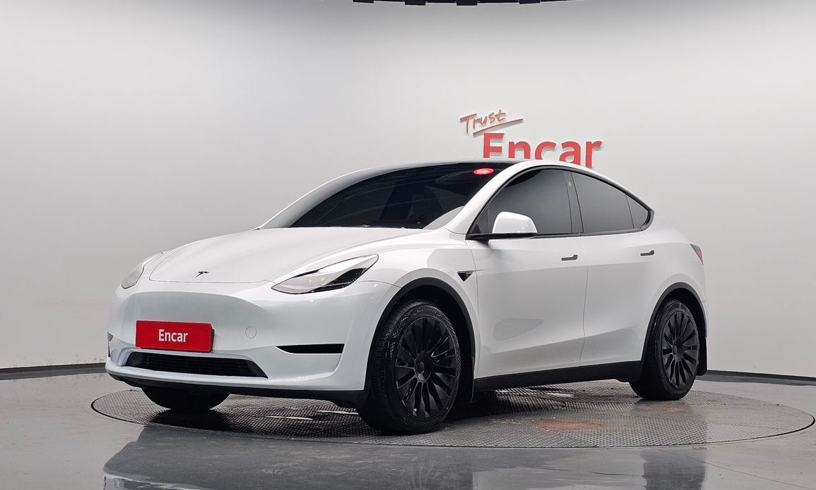 Tesla Model Y 2024