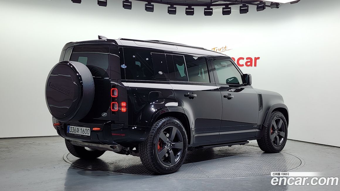 Land Rover Defender 2023