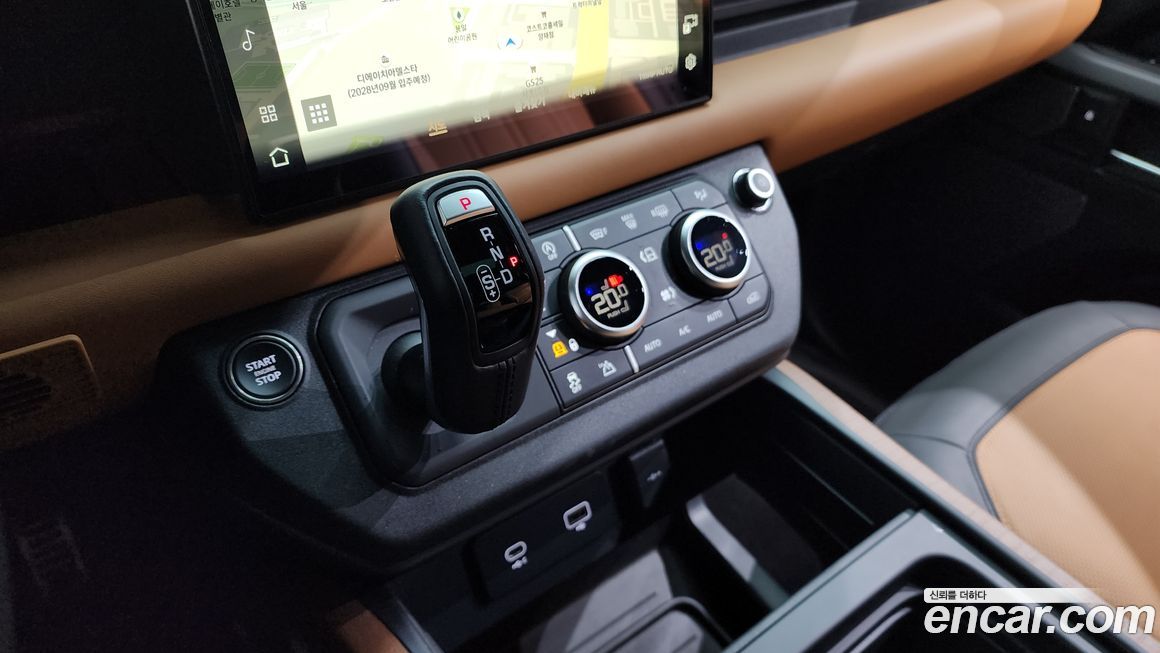 Land Rover Defender 2023