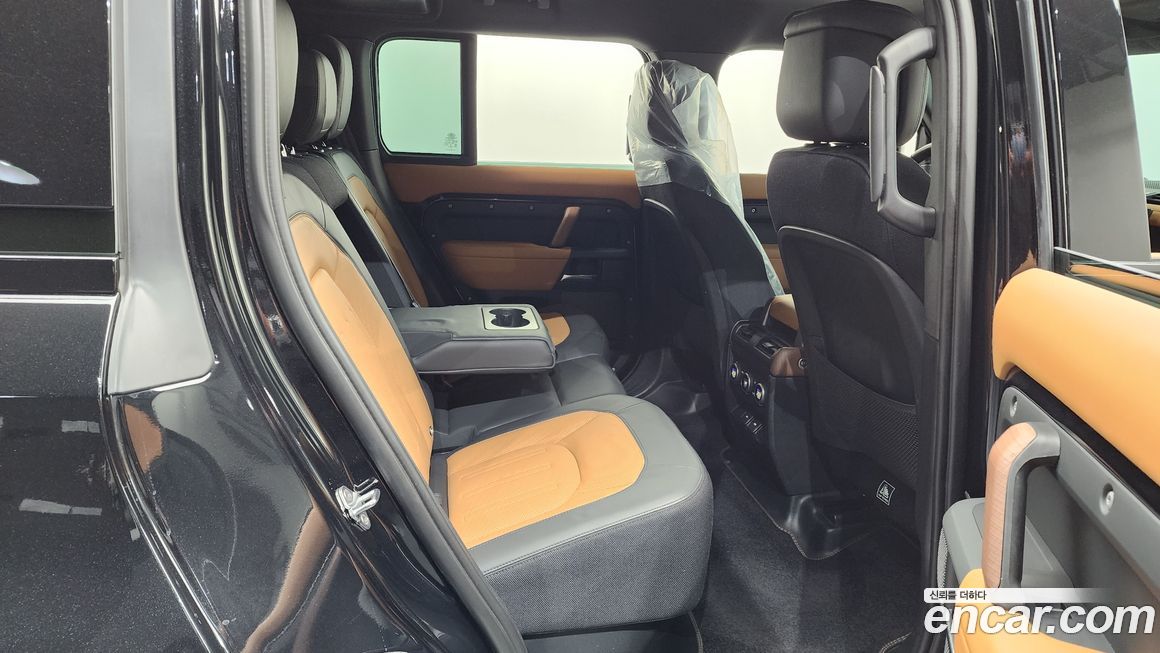 Land Rover Defender 2023