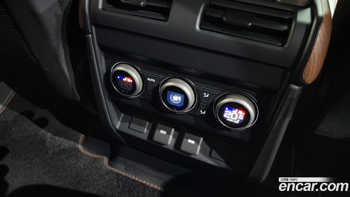 Land Rover Defender 2023