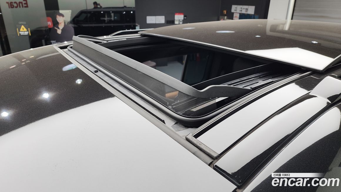 Land Rover Defender 2023