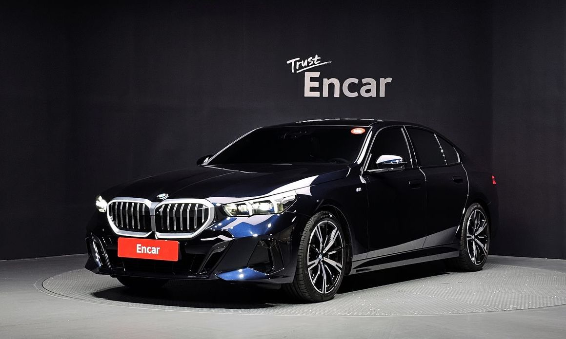 BMW 5-Series 2024