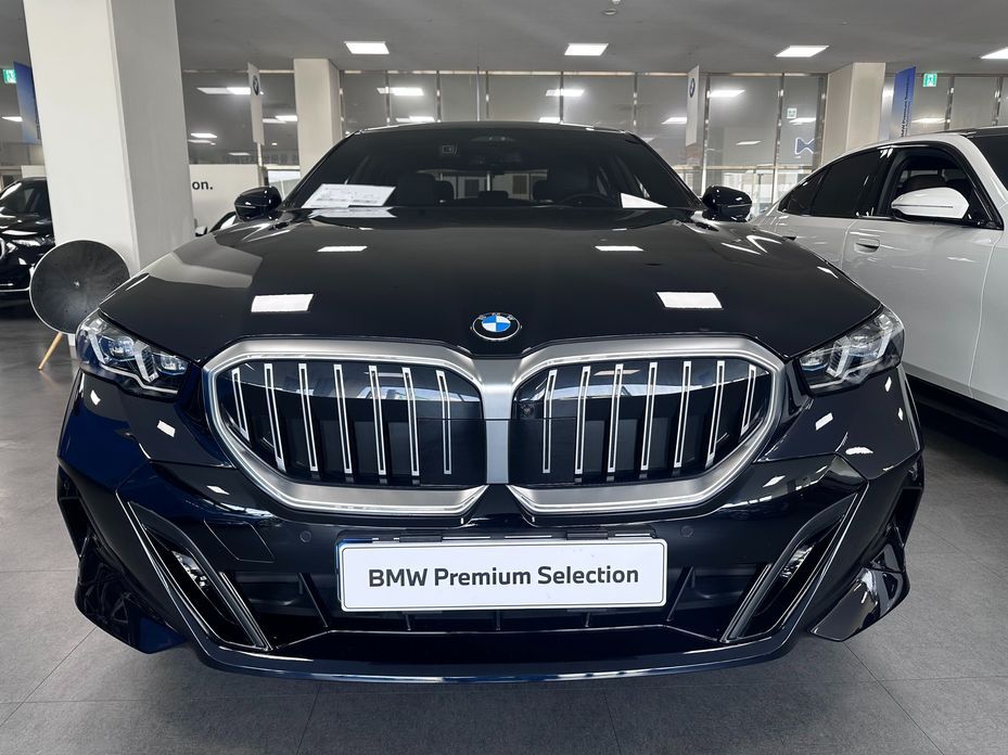 BMW 5-Series 2024