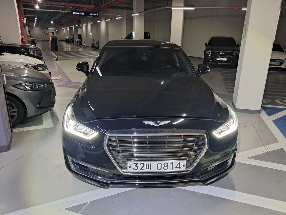 Genesis EQ900 2016