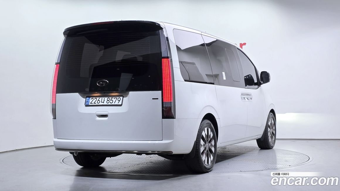 Hyundai Staria 2024
