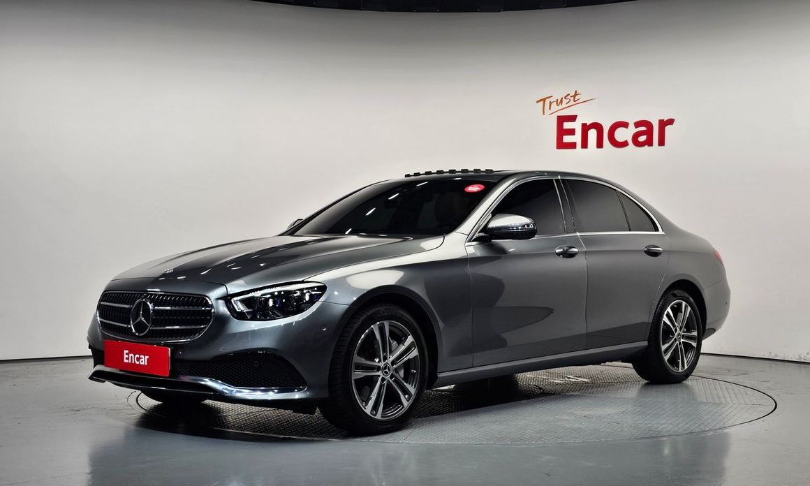 Mercedes-Benz E-Class 2022