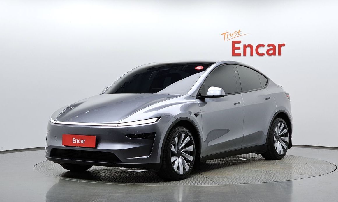 Tesla Model Y 2025