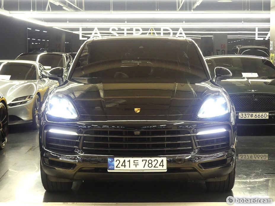 Porsche Cayenne 2021
