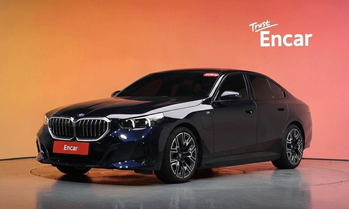 BMW 5-Series 2024