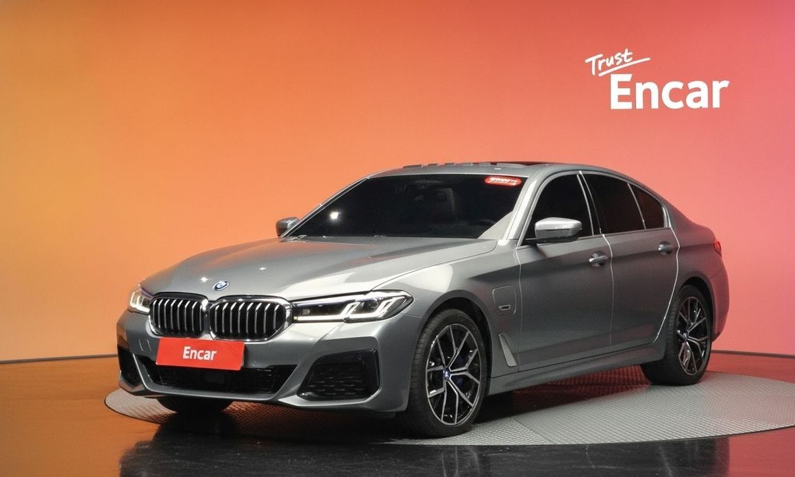 BMW 5-Series 2023