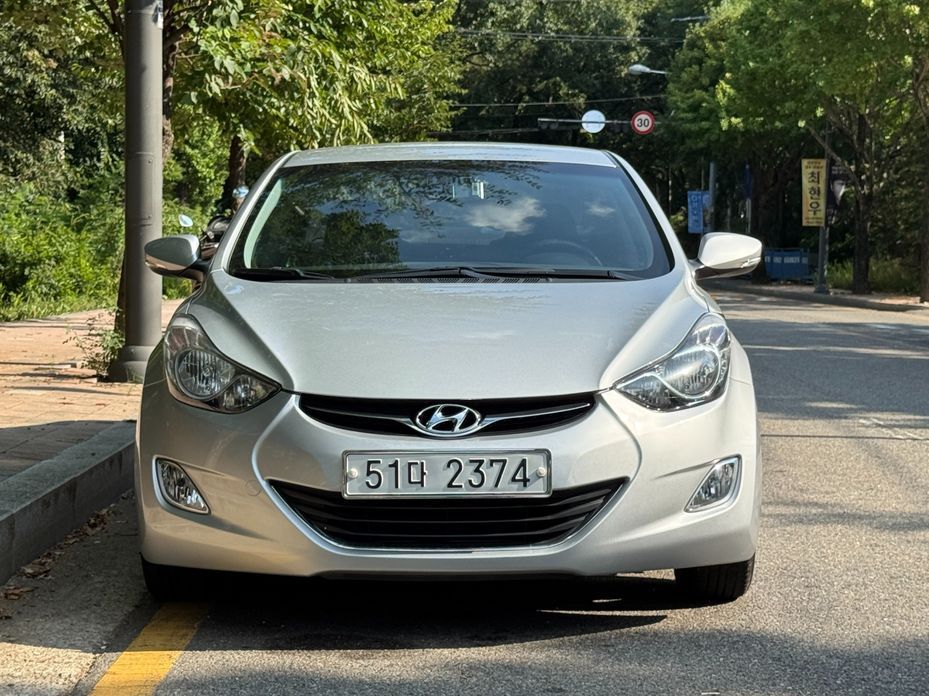 Hyundai AVANTE 2011