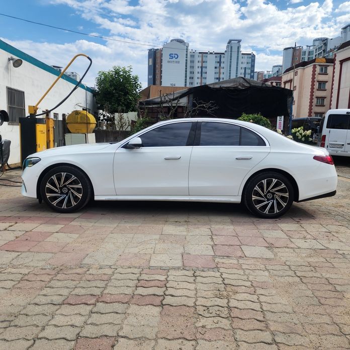 Mercedes-Benz E-Class 2024