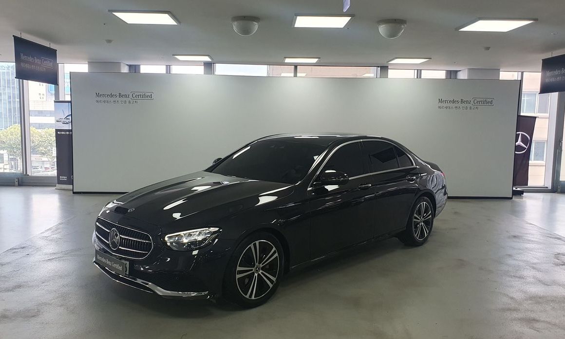 Mercedes-Benz E-Class 2021