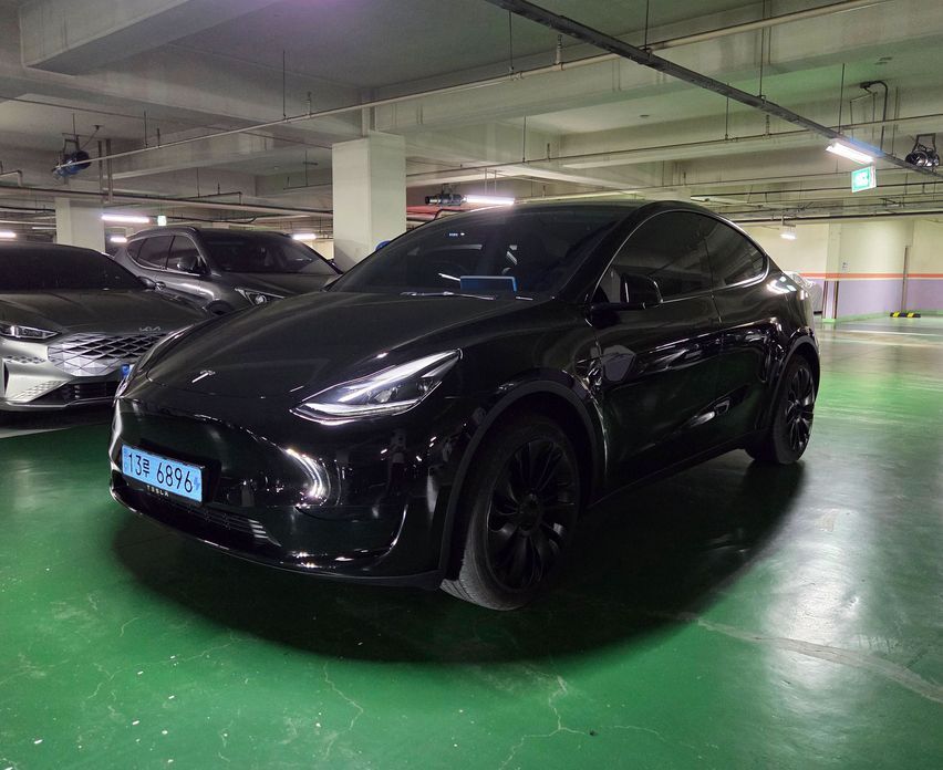 Tesla Model Y 2024