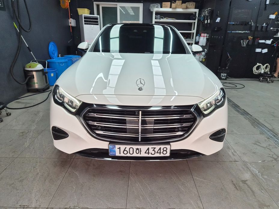 Mercedes-Benz E-Class 2024