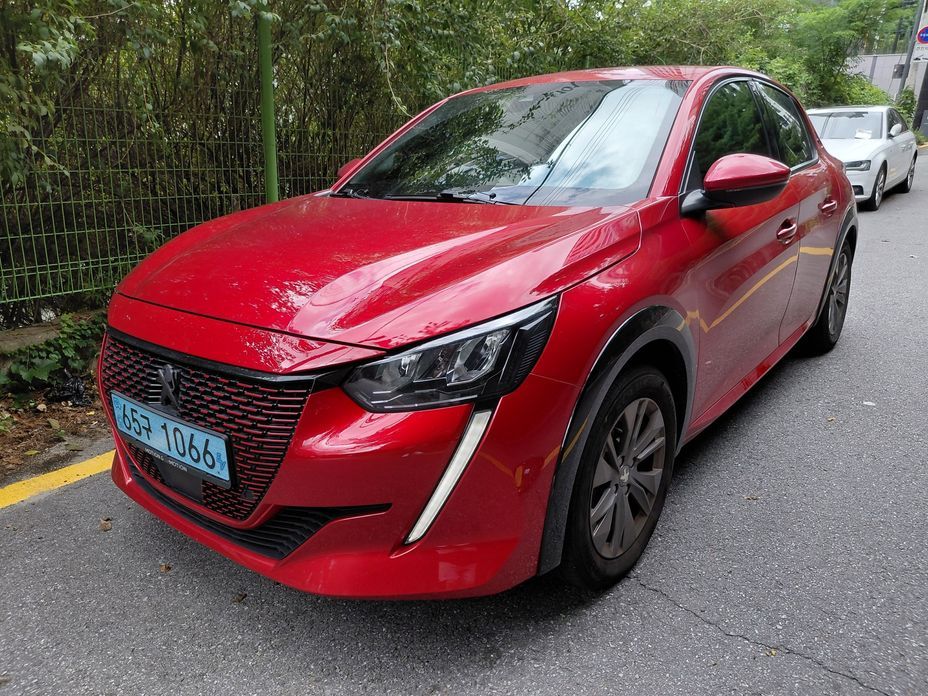 Peugeot 208 2021