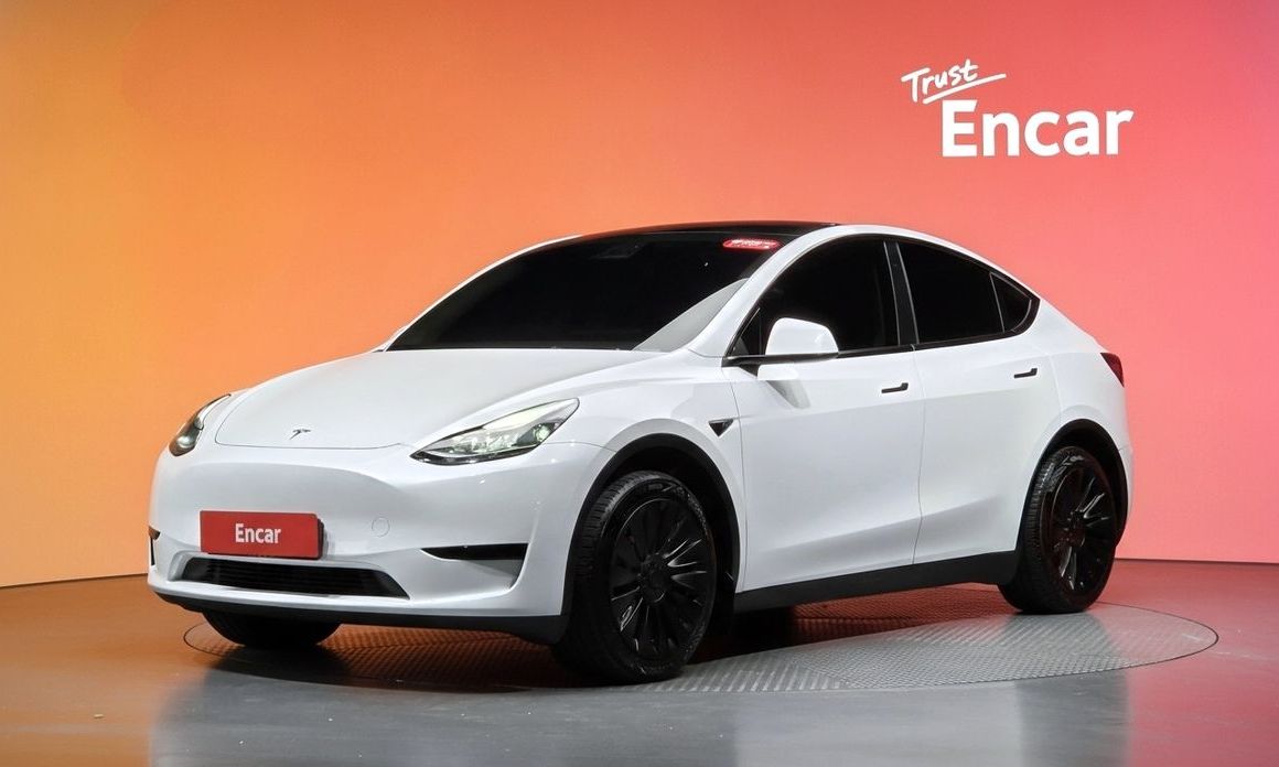 Tesla Model Y 2024