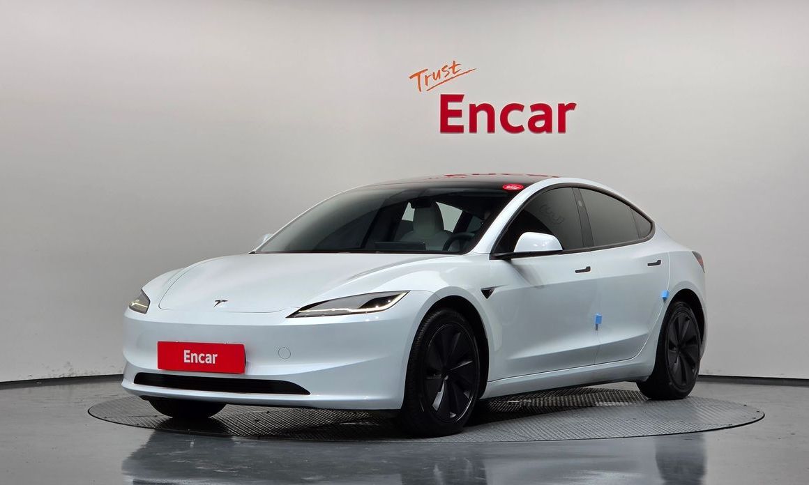 Tesla Model 3 2024