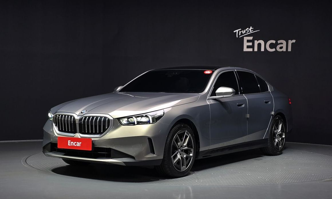 BMW 5-Series 2025