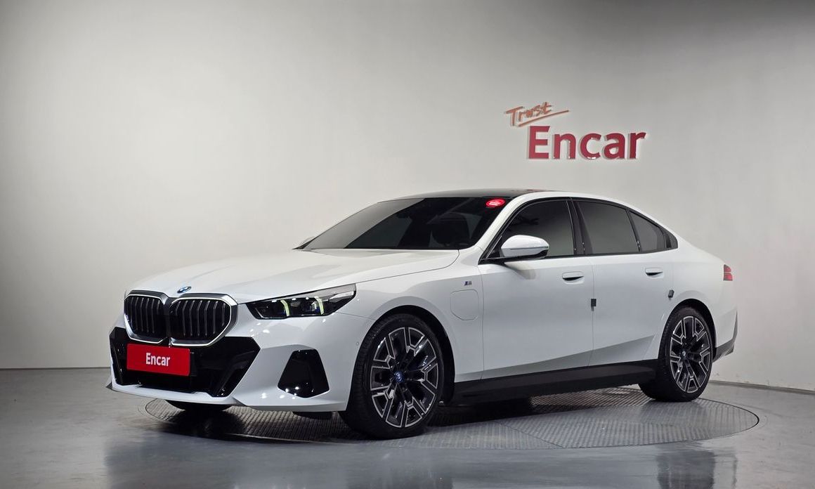 BMW 5-Series 2025