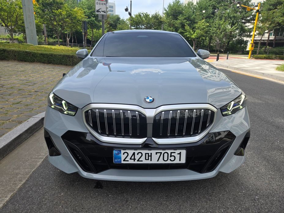 BMW 5-Series 2025