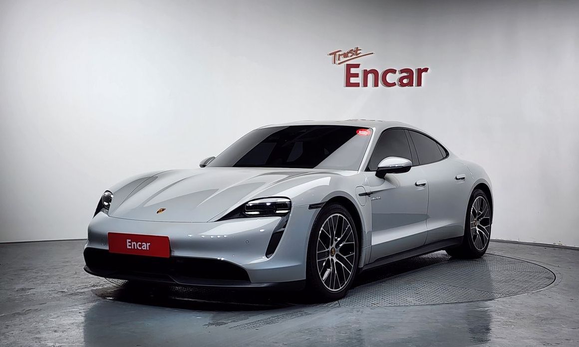 Porsche Taycan 2022