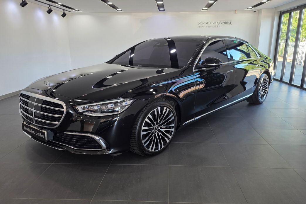 Mercedes-Benz S-Class 2023