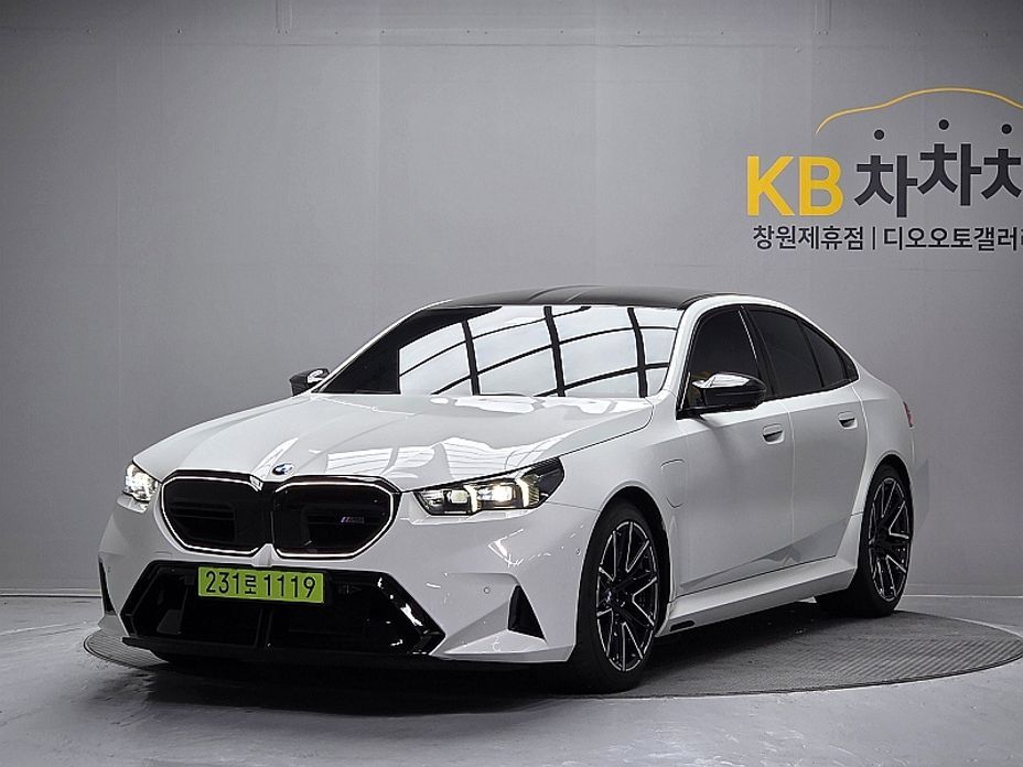 BMW M5 2025