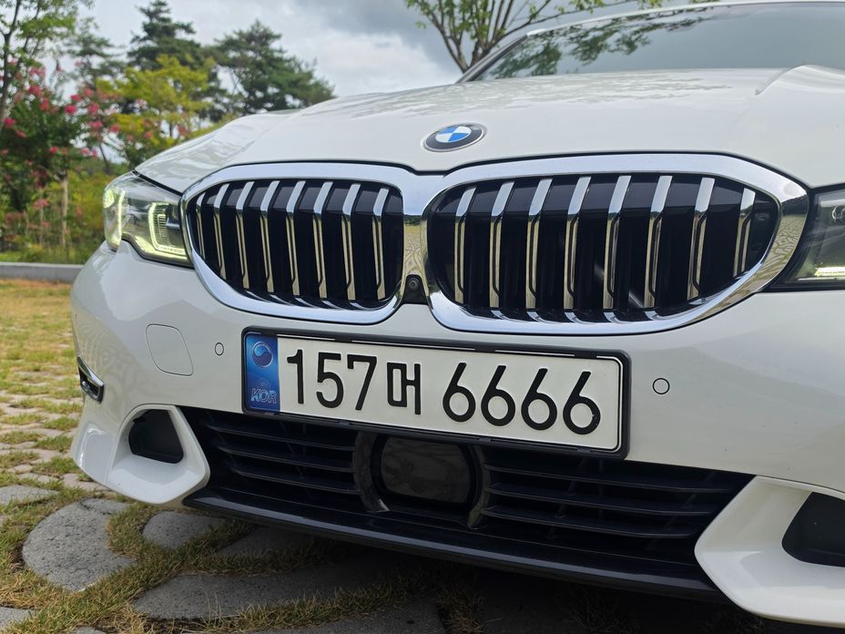 BMW 3-Series 2019