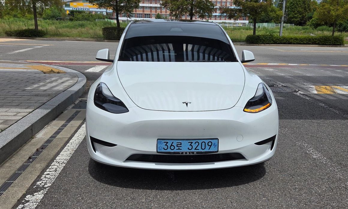 Tesla Model Y 2023