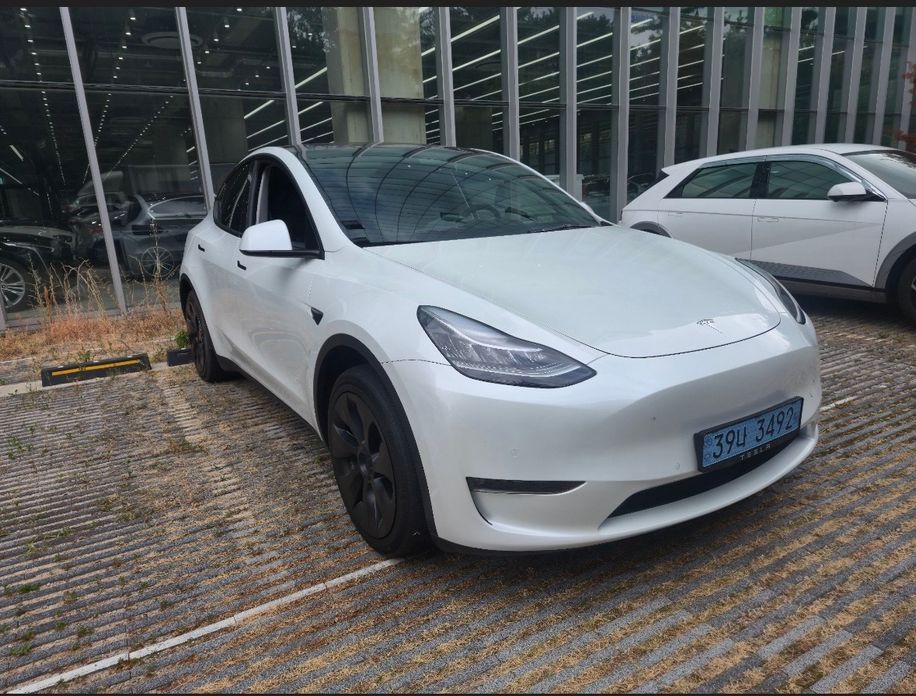 Tesla Model Y 2021