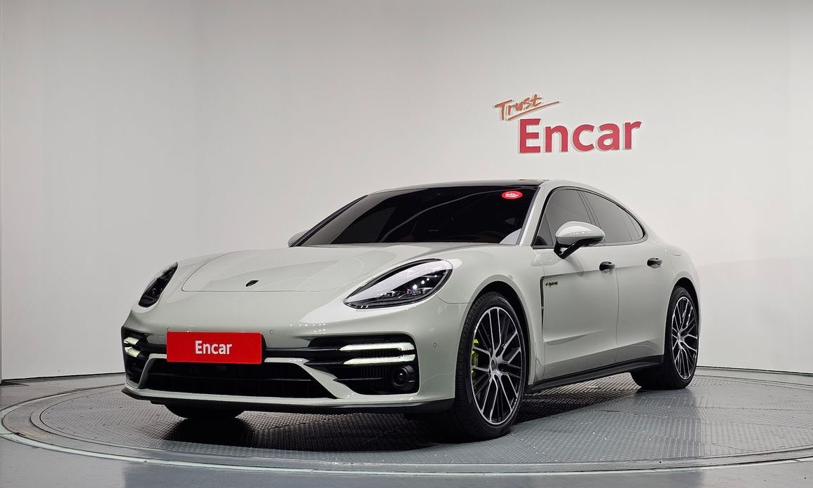 Porsche Panamera 2023