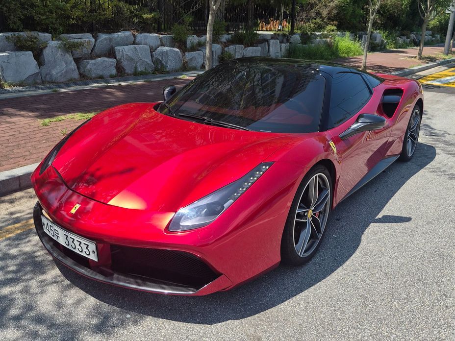 Ferrari 488 2018