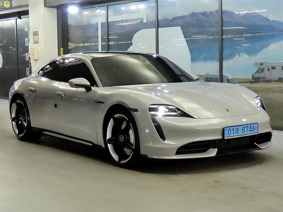 Porsche Taycan 2024