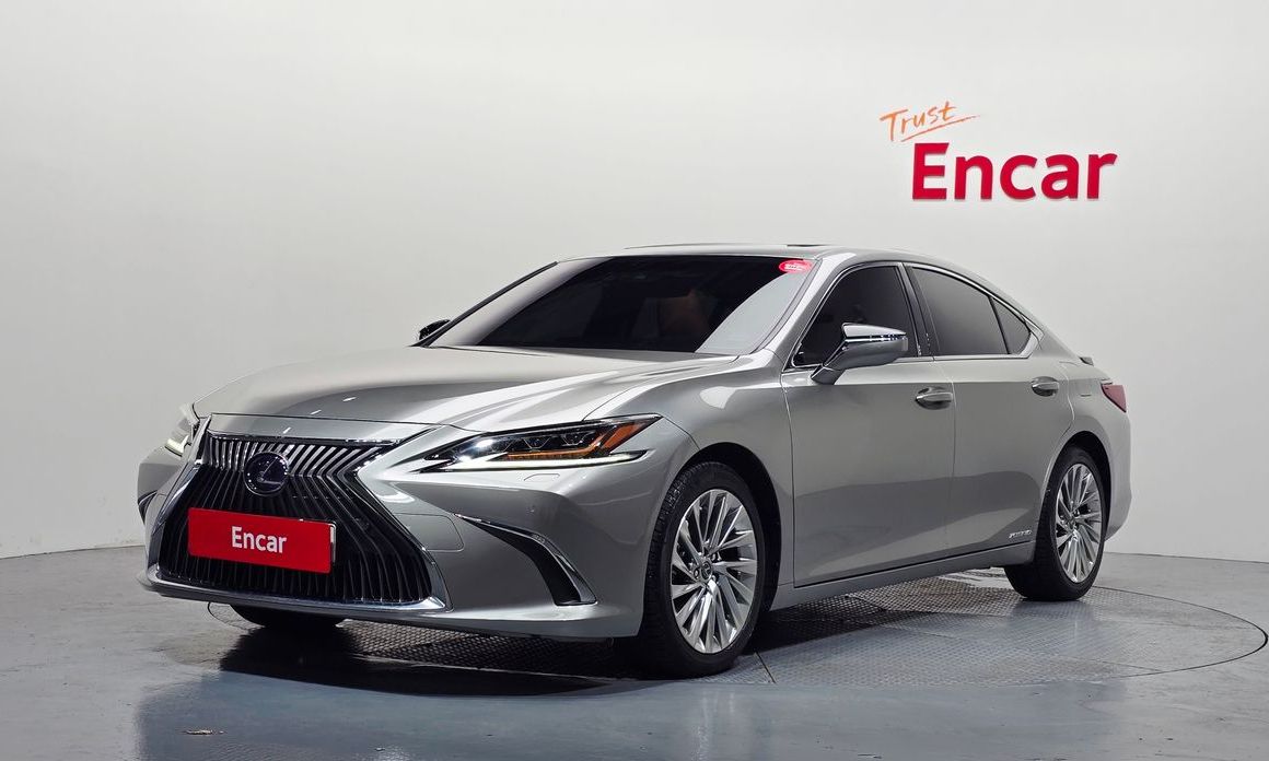 Lexus ES 2020