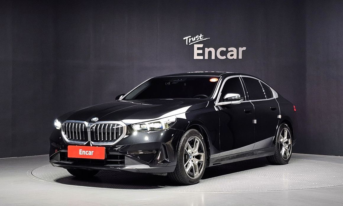 BMW 5-Series 2024