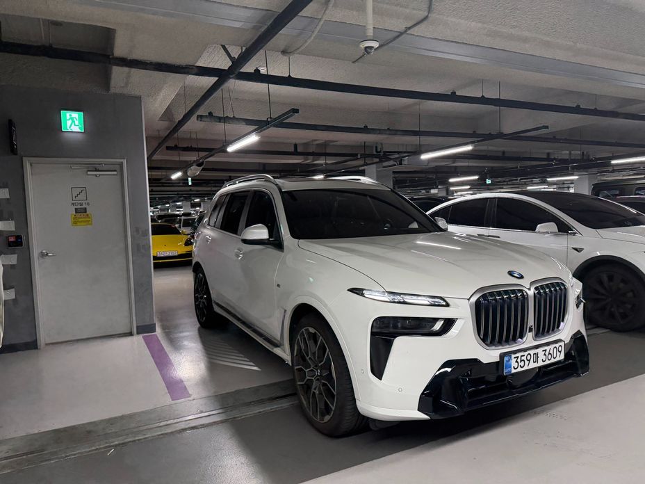 BMW X7 2025