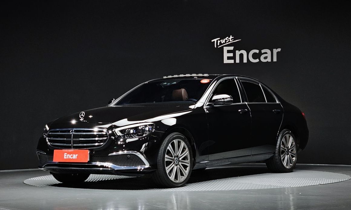 Mercedes-Benz E-Class 2023