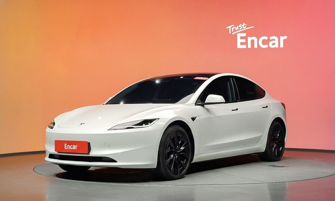 Tesla Model 3 2024