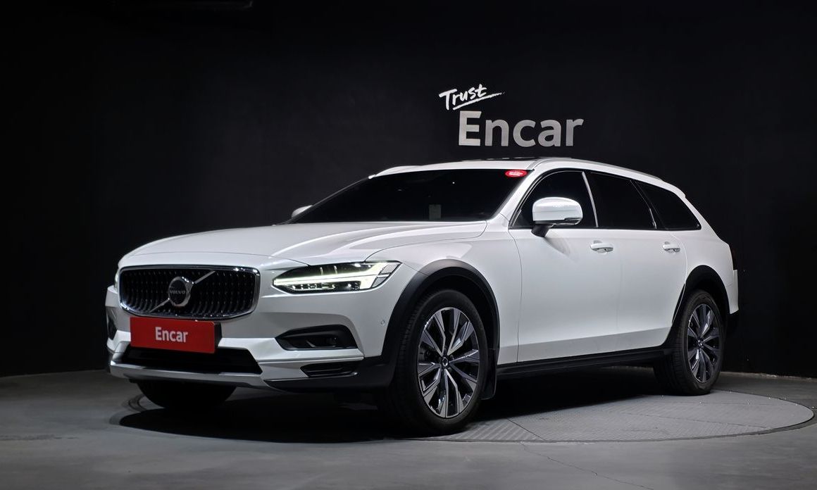 Volvo V90 2024