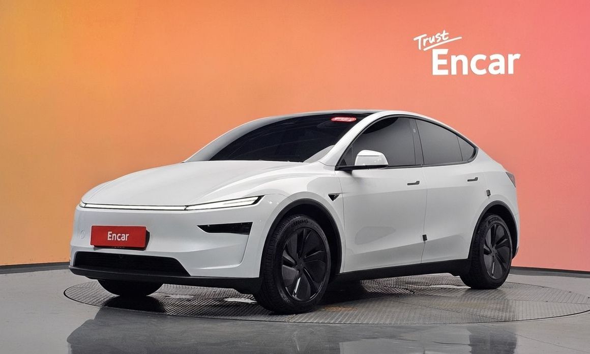 Tesla Model Y 2025