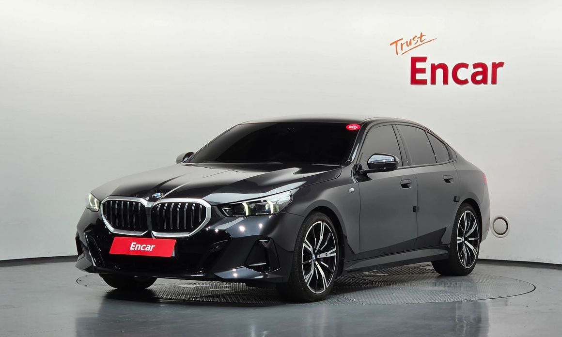 BMW 5-Series 2024