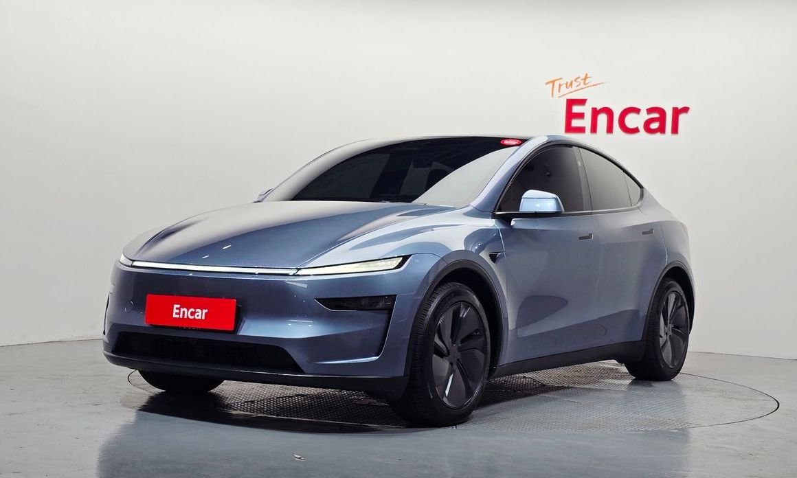 Tesla Model Y 2025